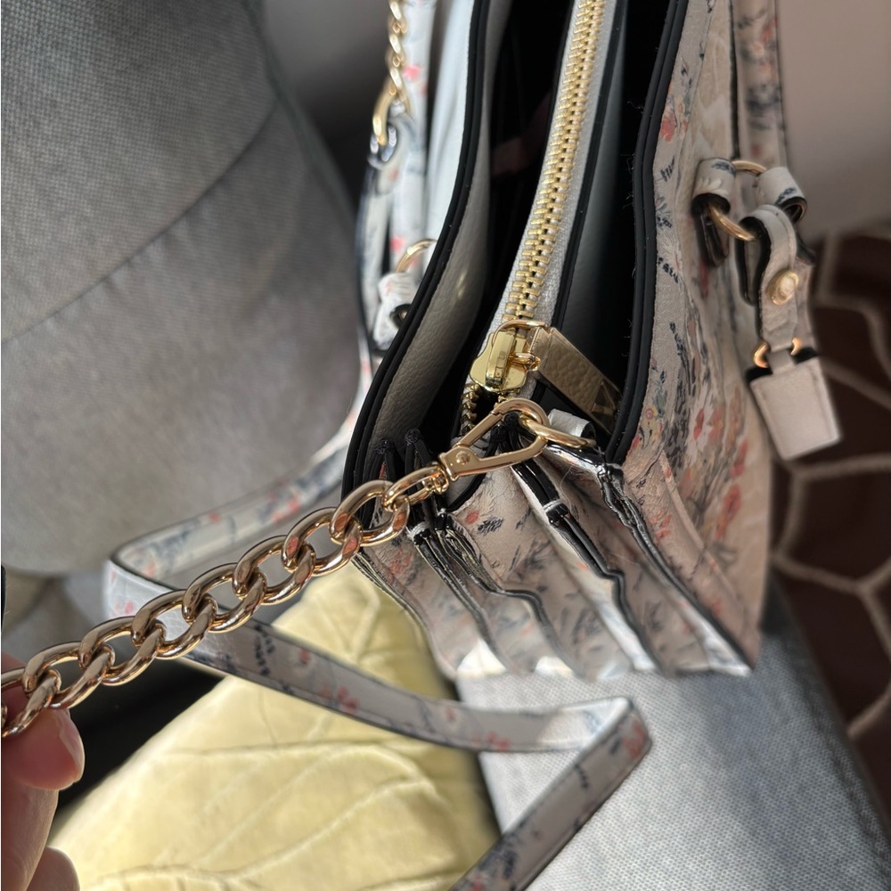 NWOT Victoria’s Secret Floral Handbag - Picture 6 of 10